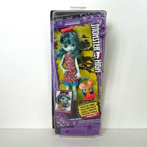 HTF Monster High Frankie Stein Family, Alivia Stein and Gigawatt, 2017, NIB